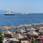 Luxury * Sarandë
