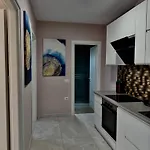Luxury 公寓 Sarandë