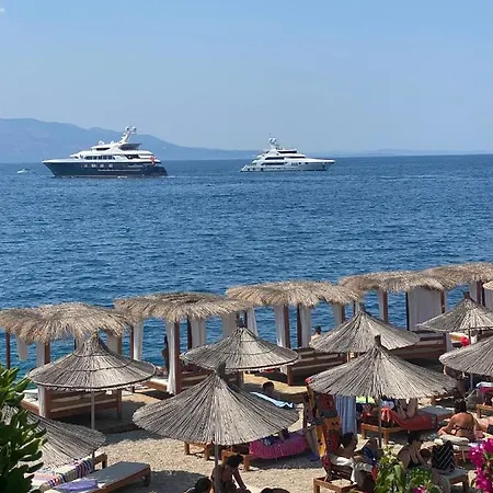 Luxury * Sarandë